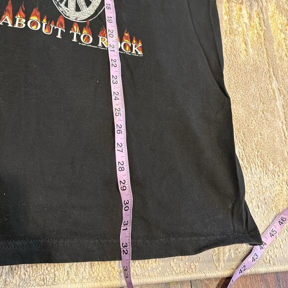 VTG 2004 AC / DC FOR THOSE ABOUT TO ROCK WE SALUTE YOU XLT-Shirt FLAMES EUC - Picture 6 of 8